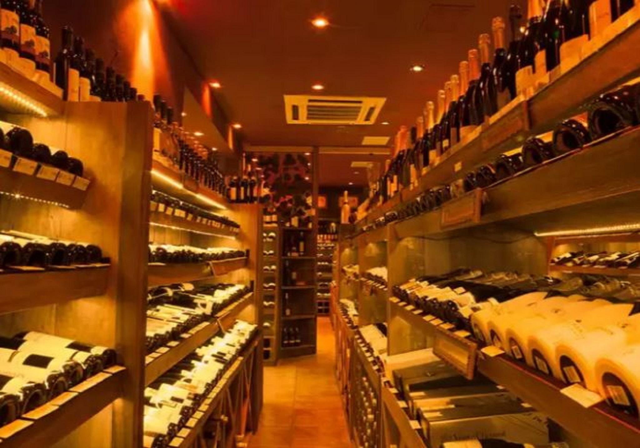 בלו הוריזונטה Royal Boutique Savassi Hotel מראה חיצוני תמונה Wine cellar
