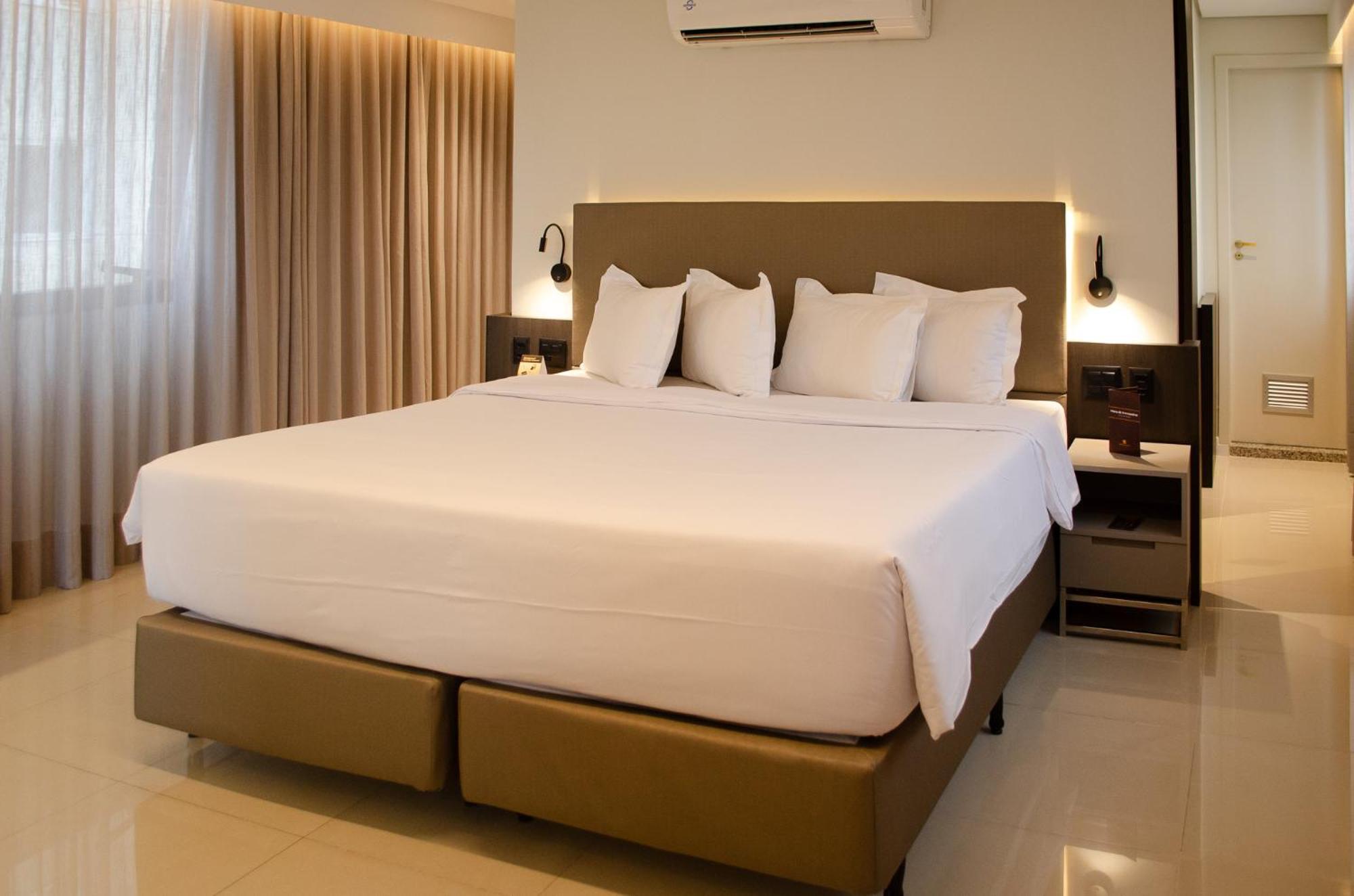 בלו הוריזונטה Royal Boutique Savassi Hotel מראה חיצוני תמונה A king bed