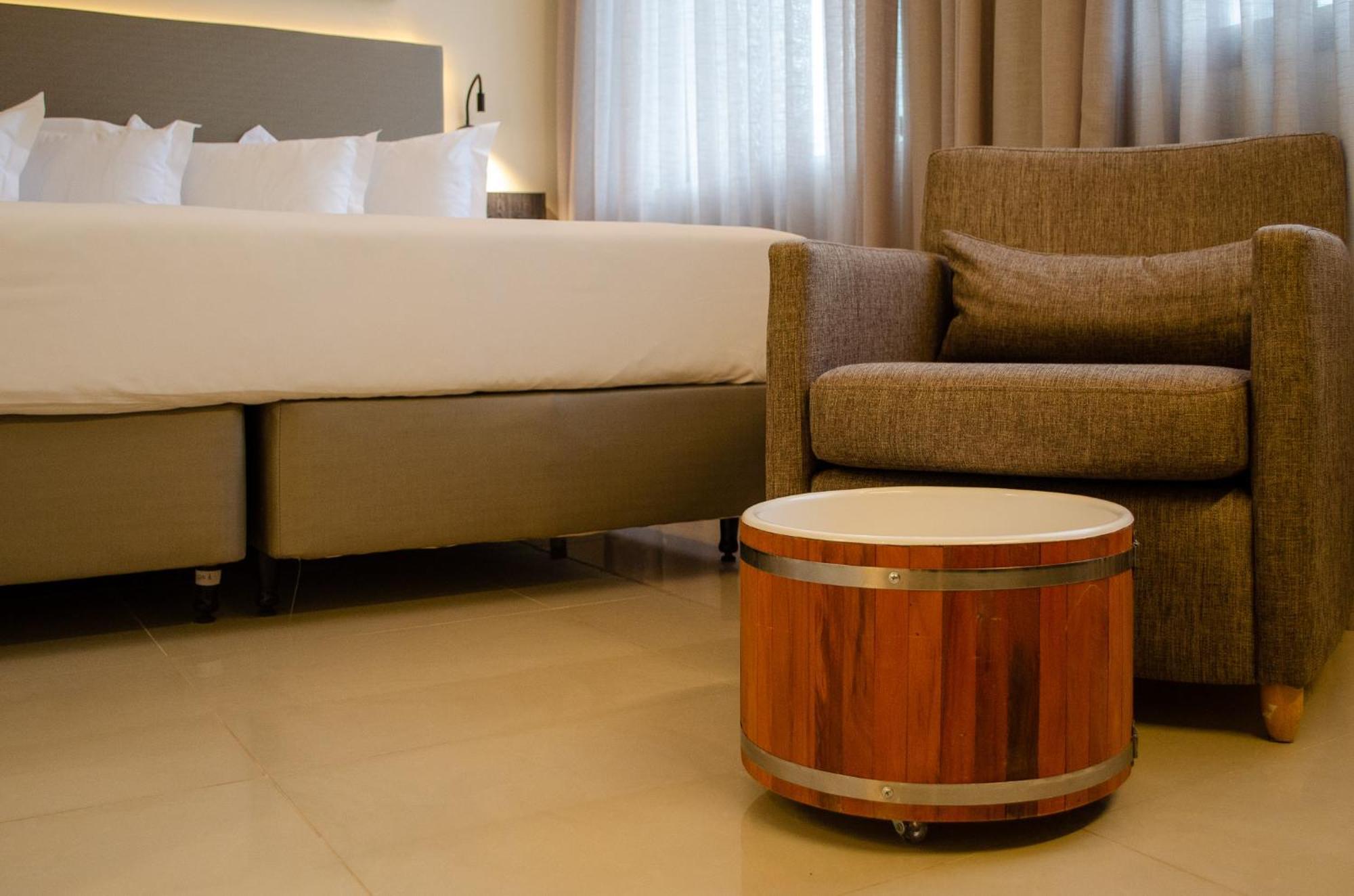 בלו הוריזונטה Royal Boutique Savassi Hotel מראה חיצוני תמונה A barrel table